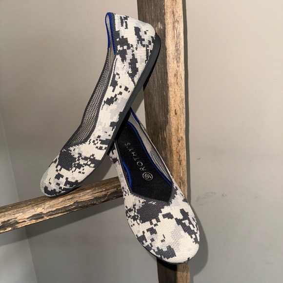 Rothy’s The Flat Original Gray Geometric Camo Flat Slip On Size 9 - Picture 4 of 11